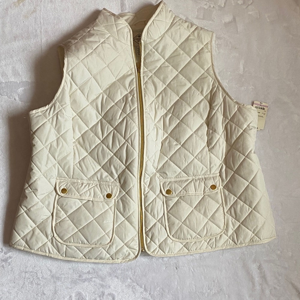 ST JOHAN’S BAY Quilted Cream Vest with Pockets
